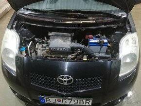 TOYOTA YARIS 1.3 VVT-i 5-dverovy hatchback - 6