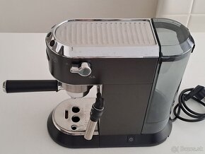 Elegantný pákový kávovar zn. DeLonghi DEDICA - 6