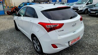 Hyundai i30 1.6 CRDi DOHC 16V Family - 6