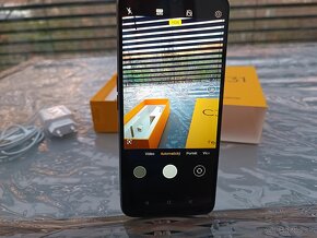 Nový mobilní telefon Realme C31 / 4GB RAM / 64GB uložiště - 6