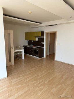 NA PRENÁJOM 2-IZBOVÝ APARTMAN V KOMPLEXE VIENNA GATE, BA - 6