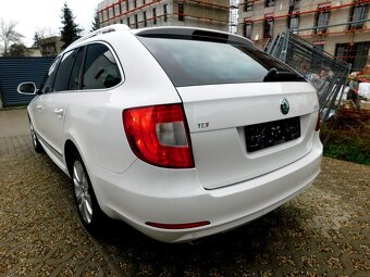 Škoda Superb Combi 2.0 TDI CR 140k Elegance DSG - 6