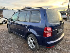 Volkswagen Touran 1.9 TDI Trendline DSG - 6