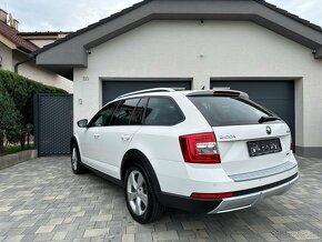 Škoda Octavia Combi 2.0 TDI Scout DSG 4x4 - 6