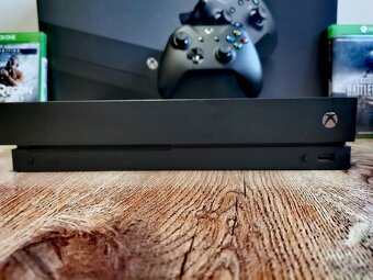 Xbox One X 1TB - 6