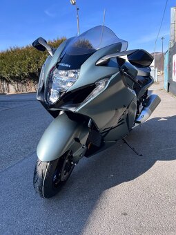 Suzuki Hayabusa GSX1300R - 6