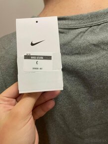 Nike pánske tréningové tričko - Veľkosť XL - 6