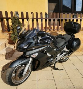 Yamaha FJR 1300 - 6