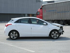 Hyundai i30 1.6 CRDi DOHC 16V Comfort - 6