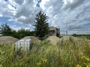 Objekty na sklady a výrobu 6000 m2 - poľnohospodárska výroba - 6