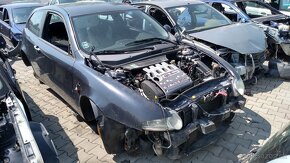 Lacno rozpredám Alfa Romeo 147 na náhradné diely - 6