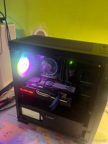 Pc : i3 12100f , 16gb ddr5 , ssd 512gb nvme , rx 5600xt - 6