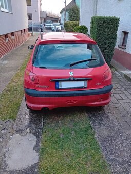 Predám Peugeot 206 1,4 benzín 55kw 2006 l - 6