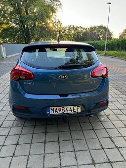 KIA Cee’d Sporty Wagon Hatchback 66kw GOLD - 6