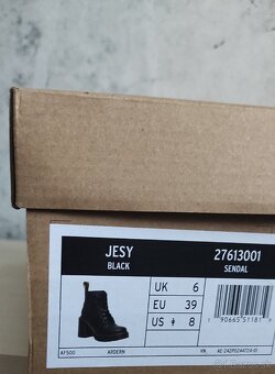 Dr. Martens Jesy EU39 - 6