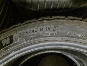 ZIMNE PNEUMATIKY 225/45 R19 MICHELIN. - 6