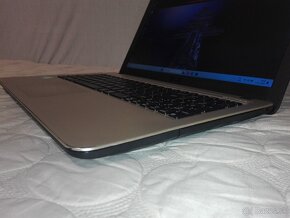 Asus s nVidia grafikou. i3. 8 GB DDR3. SSD 256GB+500. 15,6 F - 6