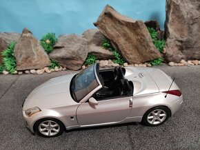 Prodám model 1:18 Nissan fairlady 350Z roadster - 6