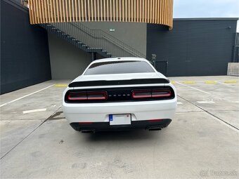 Predám Dodge Challenger 5.7 Hemi V8 2019 - 6