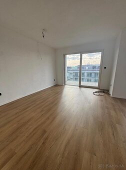 Nadštandardný 4 izbový PENTHOUSE v Nových Zámkoch - 6