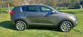 Kia sportage 1,7Crdi 2015 max vybava alcantra.par.kamera - 6