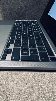 Apple Macbook Pro - 6