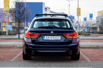 BMW Rad 5 Touring 530d xDrive A/T 2019 so strešnými nosičmi - 6