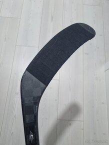 Predám hokejku Bauer Supreme 2S pro. - 6