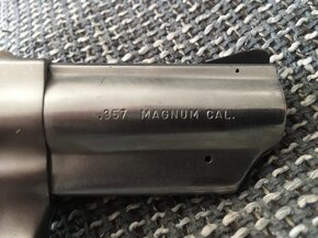 Revolver Ruger. 357 Magnum - 6