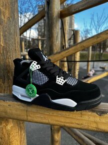 Nike Air Jordan Retro 4 - 6