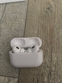 Biele air pods pro - 6