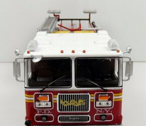 Seagrave NYFD Fire Truck 1:43 - 6