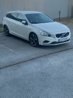 Predám vozidlo Volvo V60 Rdesign - 6