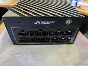 Asus ROG LAKI 1000W PLATINUM - 6