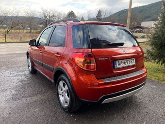 Predám suzuki sx4 benzin r.v 2010 - 6