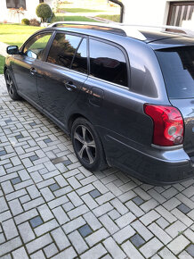 Toyota Avensis combi 2.0 D-4d 93kw rv:2007 - 6