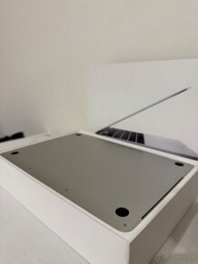 MacBook Pro 2018 - 6