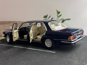 1:18 Mercedes-Benz 450 SEL 6.9 (W116) Blue - Revell - 6