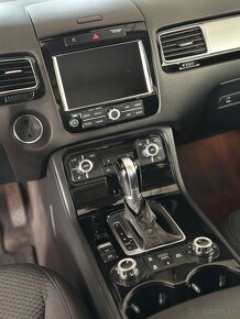 VW Touareg 3,0tdi - 6