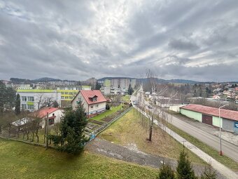 Predaj veľkometrážneho 4- izbového bytu s veľkým balkónom v  - 6