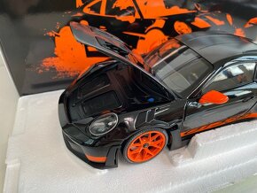 1:18 Porsche 911 (992) GT3RS - 6