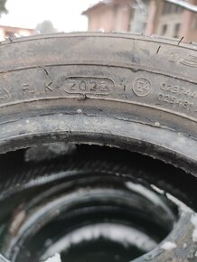 Predám 155/70 r13 - 6