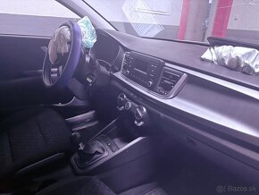 Kia Rio 1,3i benzín havarované - 6