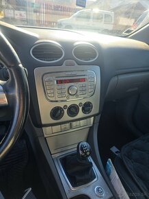 Ford Focus Combi 1.6 - 6