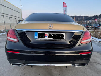 Mercedes-Benz E trieda Sedan 220 d 4MATIC A/T - 6