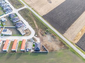 Na predaj lukratívne pozemky v obci Topoľnica - 6