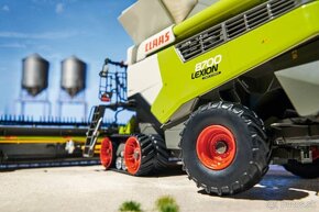 Model kombajnu Claas Lexion 8700 1:32 MarGe Models - 6