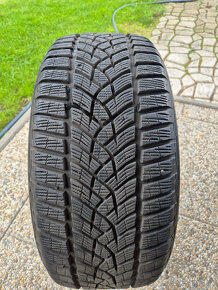 Goodyear Ultragrip Performance + 235/45 R18 98V - 6