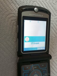 Motorola rázr v 3 - 6