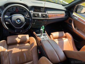 BMW X5 4.8i - 6